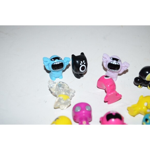 Gogo's Crazy Bones  Lot Assorted figures toys Magic Box - Picture 2 of 11